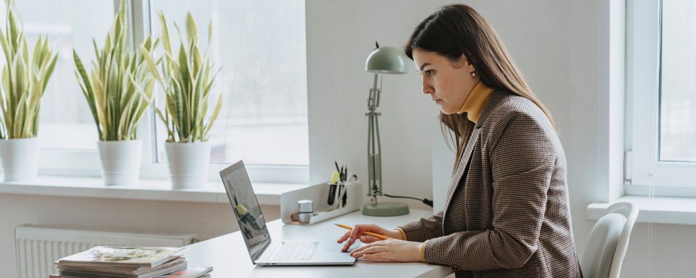Women working on laptop